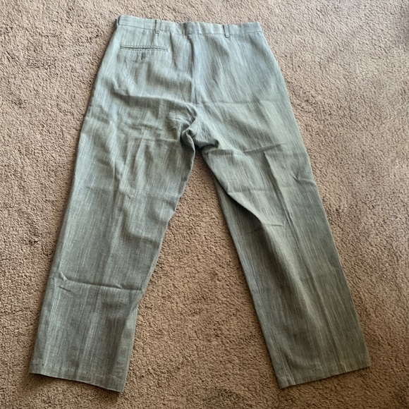 Men’s grey dress pants with pockets and a black zipper. Size small - Picture 6 of 7